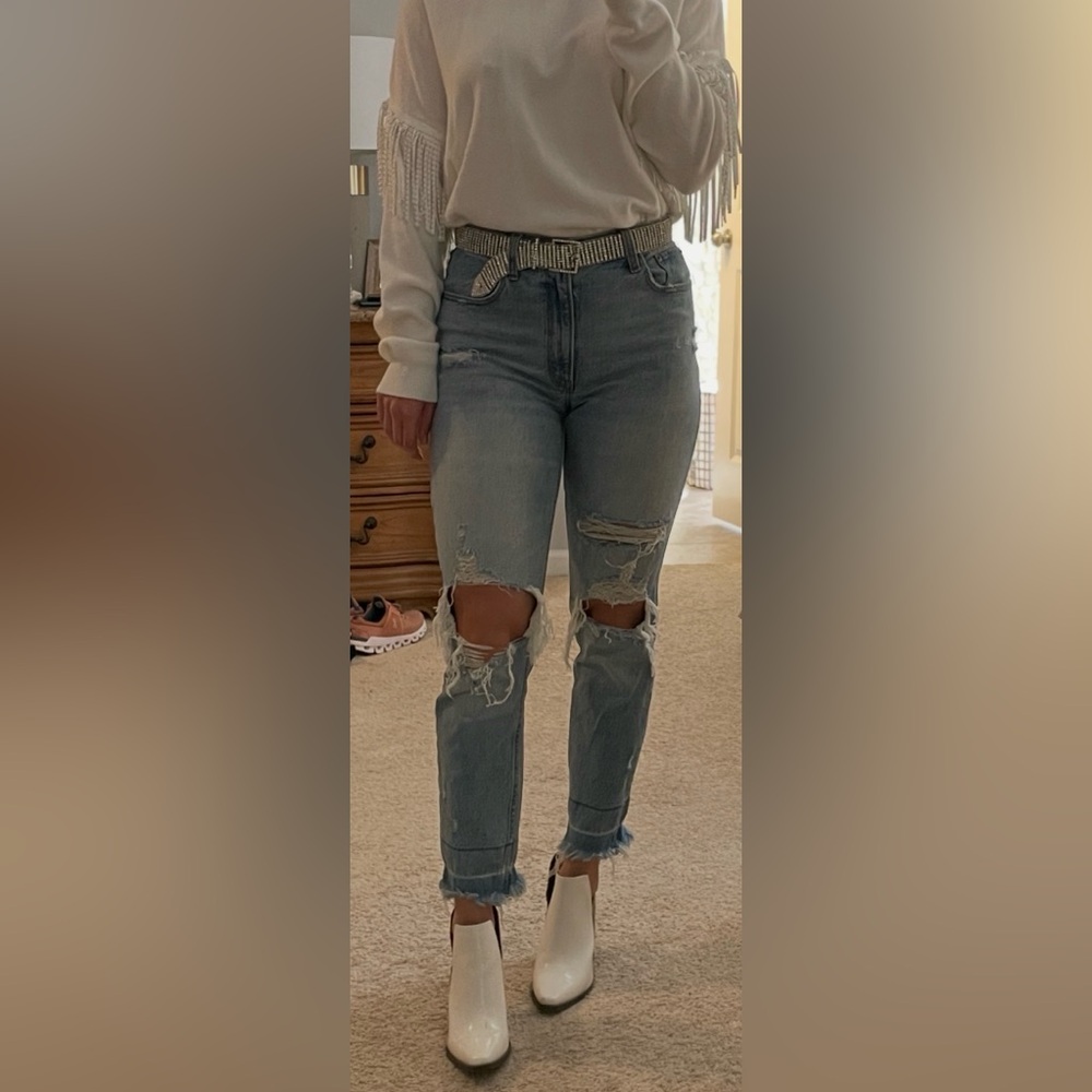 Abercrombie & Fitch Ripped High Rise Mom Jean
